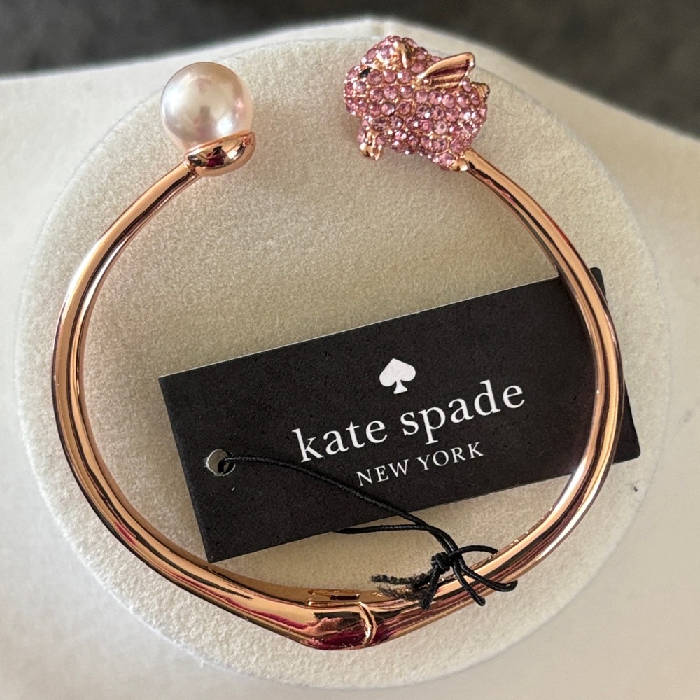 ♠️♠️ Kate Spade Rose Gold Bangle Pearl and Pink Crystal Piggy with wings 🐷 ♠️♠️